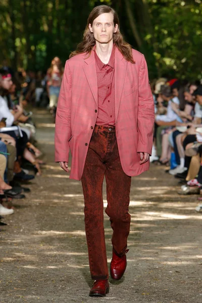 Look 11